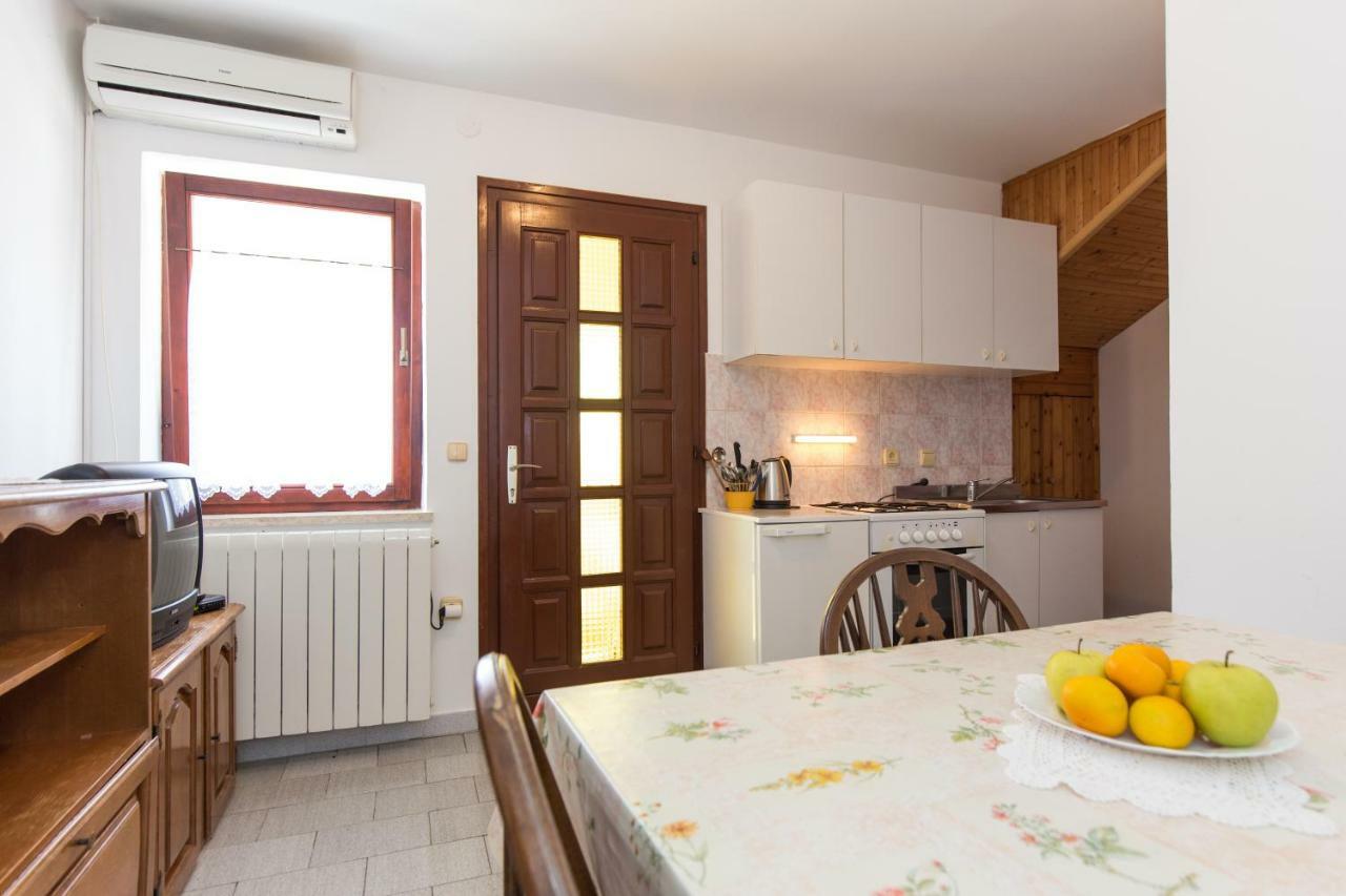 Apartment Pavacic Krk Town Exteriör bild